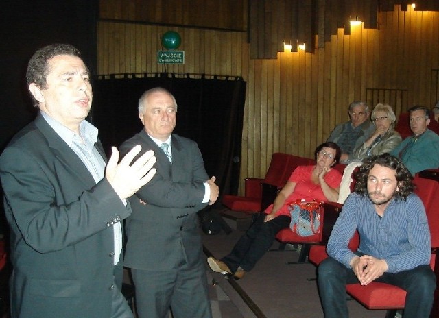 Z propozycją zrobienia takiego filmu Ewa Stankiewicz dotarła do mnie poprzez przyjaciół &#8211; mówił Bronisław Wildstein (z lewej). Obok Bogusław Bek i Wojciech Wachuda 