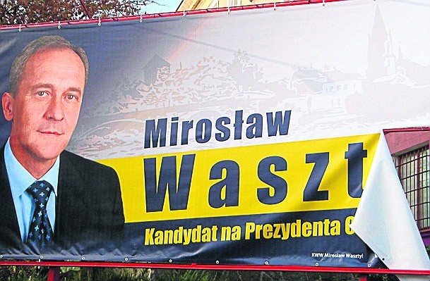 Banery są cięte i darte