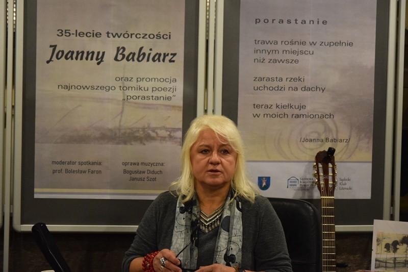 Nowy Sącz. Sądecka poetka Joanna Babiarz obchodzi 35 lecie pracy twórczej [ZDJĘCIA]