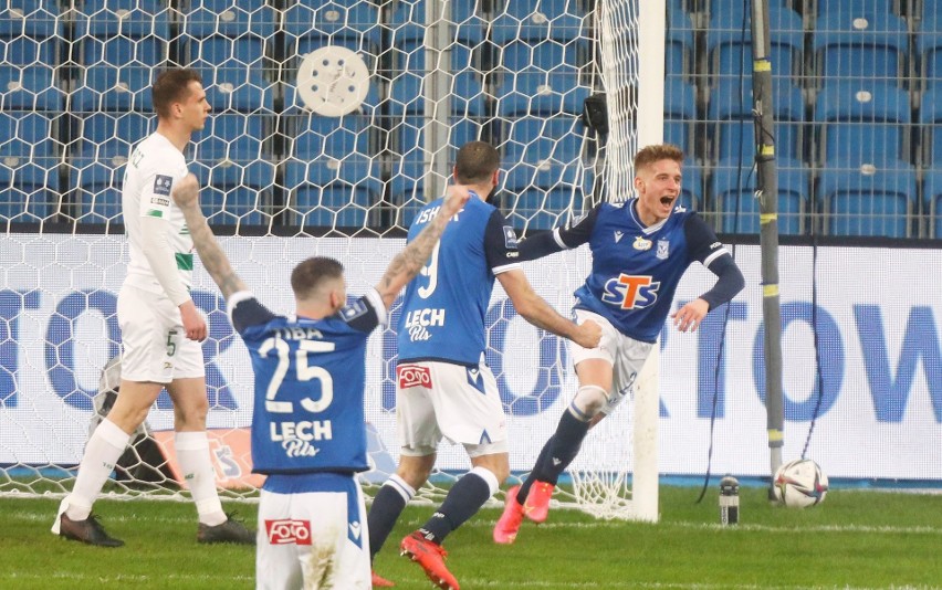 Lech Poznań rozbija Lechię Gdańsk 3:0. Kolejorz rozkręcił się po przerwie i przełamał fatalną serię pięciu meczów bez zwycięstwa