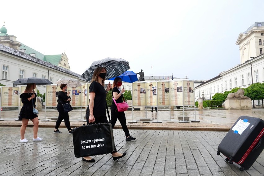 Protest pracowników branży turystycznej w Warszawie.