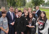 Jędrzejowska młodzież na spotkaniu z premierem Mateuszem Morawieckim. Były krótkie rozmowy i wspólne fotografie