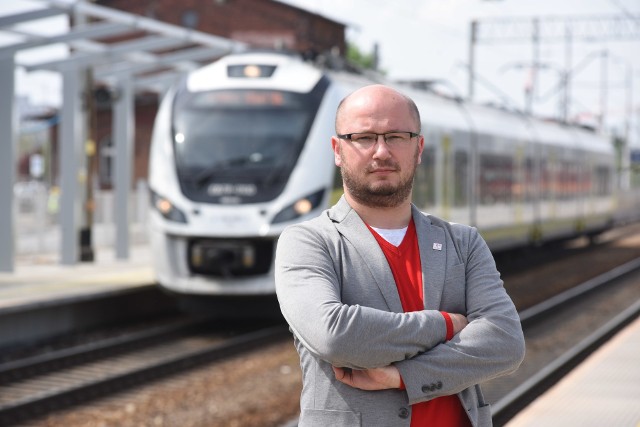 Dyrektor Lubuskiego Zakładu Polregio Krzysztof Pawlak nie kryje zadowolenia z podpisanego z dyrektorem PKS-u Zielona Góra Piotrem Pasterniakime porozumienia.