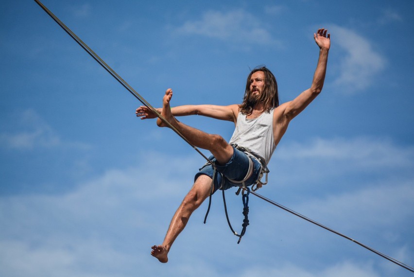 Urban Highline Festival 2017 w Lublinie. Na linach ponad głowami (ZDJĘCIA, WIDEO)