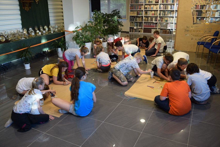 To była noc! W Radziejowie - między bibliotecznymi półkami, z konkursami, grami i krzyzówką