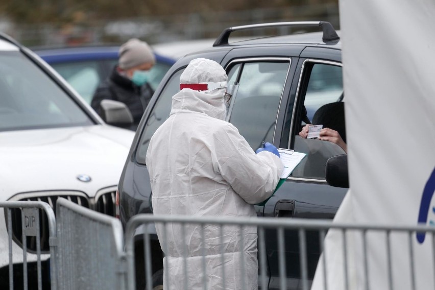 8 zgonów i 490 zakażeń koronawirusem na Podkarpaciu. W Polsce 332 ofiary śmiertelne (8 STYCZNIA)