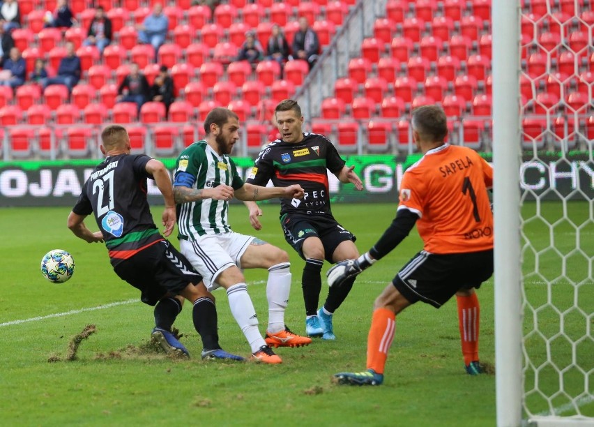 Olimpia Grudziądz - GKS Tychy 2:4 RELACJA, WYNIK Kapitan Grzeszczyk poprowadził tyszan do zwycięstwa po ostrym strzelaniu w Grudziądzu