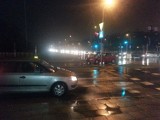 Ul. Sybiraków. Wypadek na skrzyżowaniu z ul. Piastowską. Potrącenie rowerzystki na przejeździe 