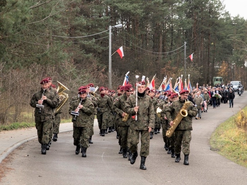 Obchody 105. rocznicy bitwy pod Krzywopłotami. Był apel poległych i rekonstrukcja walk legionistów [ZDJĘCIA]