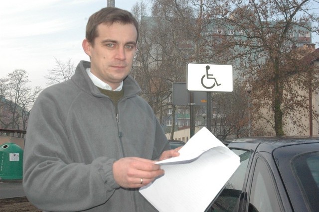Głogowianin Paweł Chruszcz kilka miesięcy walczył o zmianę bzdurnych przepisów, żeby ulżyć swojej rodzinie i niepełnosprawnemu synkowi
