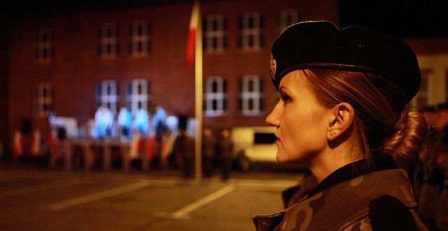 Na placu przed usteckim ratuszu odbyła się uroczystość upamiętniająca odzyskanie przez Polskę po 123 latach niepodległości.