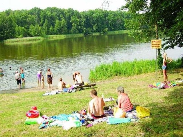 Warto wykorzystać ostatnie dni słonecznej pogody i wybrać się np. nad jezioro.