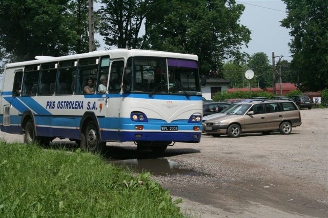 Obecnie dojazd do stacji kolejowej w Małkini przypomina drogę przez mękę