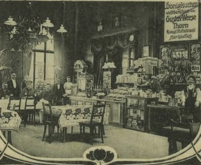 A także podziwiając pochodzące z początku XX wieku zdjęcie z wnętrza restauracji na toruńskim Dworcu Głównym.