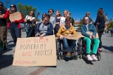 Europejski Dzień Walki z Dyskryminacją Osób Niepełnosprawnych. Protest na Placu Przyjaciół Sopotu [zdjęcia]