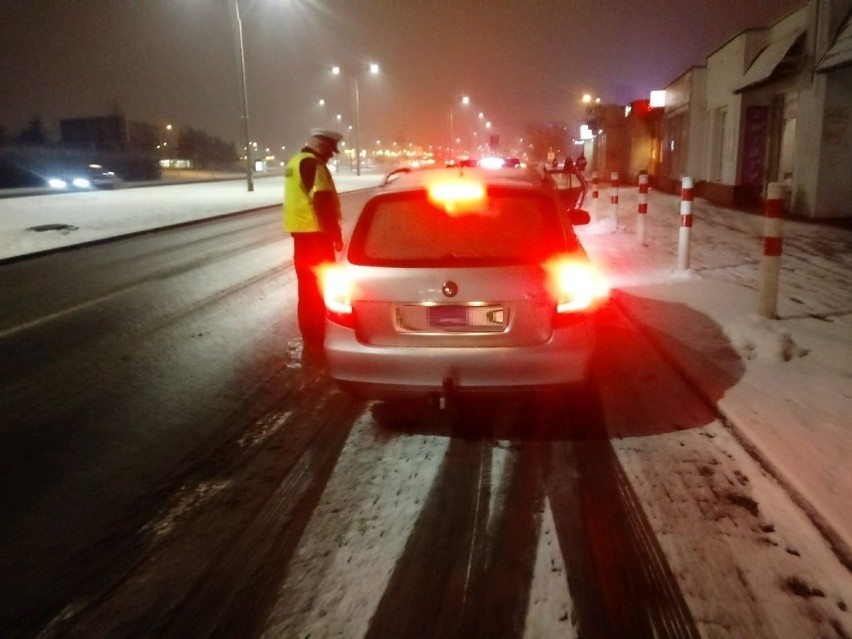 Pięć kolizji drogowych w ciągu jednego dnia w powiecie inowrocławskim. Policja apeluje o ostrożność.