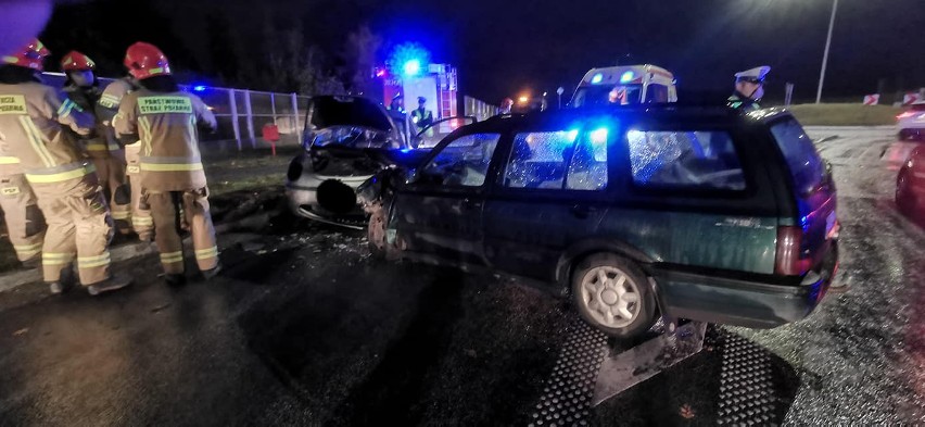 Wypadek na DK 25 w Tryszczynie pod Bydgoszczą. Dwie osoby zabrane do szpitala [zdjęcia]