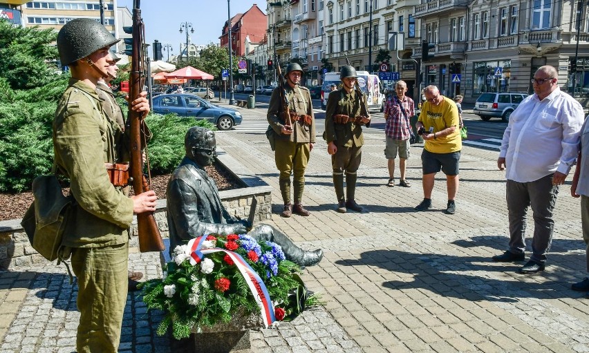 Mieszkańcy Bydgoszczy upamiętnili 116 rocznicę urodzin...