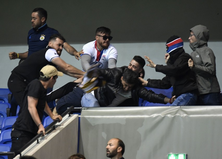 Lyon - Besiktas: Burdy przed i na stadionie