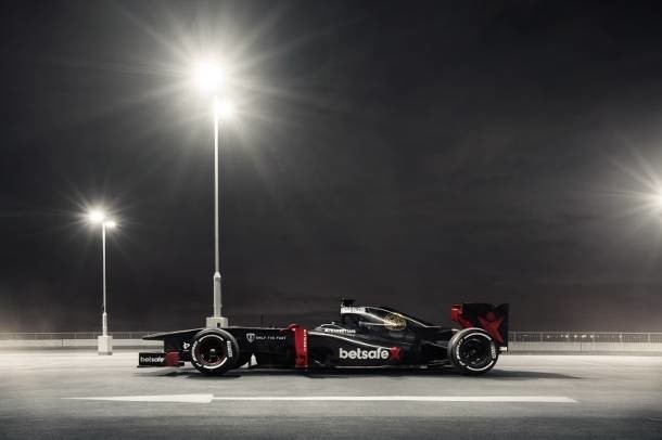 Po raz pierwszy w historii motoryzacji, samochód Formuły 1...