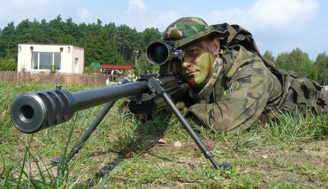 W zawodach wezmą udział m.in. najlepsi snajperzy oraz instruktorzy wędrzyńskiej Szkoły Duchów - jedynego w kraju ośrodka szkolenia wojskowych strzelców wyborowych.