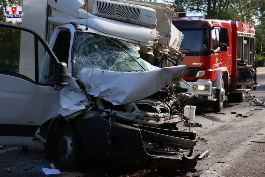 Tragiczny wypadek busów w Garbowie. Jedna osoba nie żyje, kilkanaście jest rannych (ZDJĘCIA)