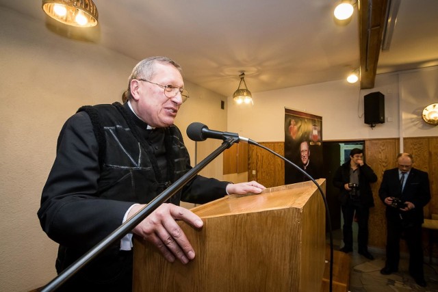 Ks. Roman Kneblewski był proboszczem parafii pw. Najświętszego Serca Pana Jezusa w Bydgoszczy.