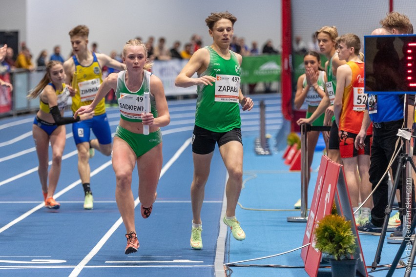 Brązowi medaliści MP juniorów w sztafecie 4x400 m mix z...