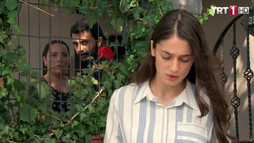 "Więzień miłości" odcinek 17. Ömer odnajduje Alev. Zehra jedzie spotkać się z ojcem! [STRESZCZENIE ODCINKA]
