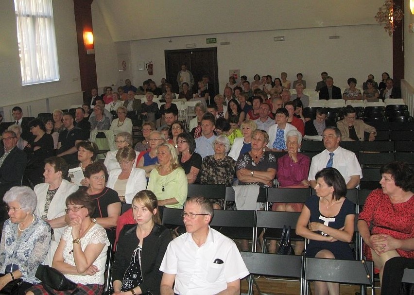 Żnińska publiczność podczas występu bydgoskiej orkiestry.