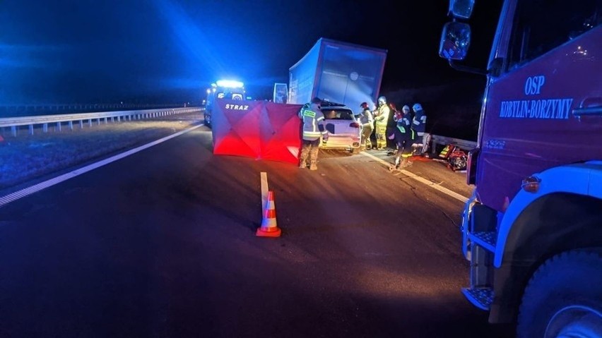 Nadmierna prędkość prawdopodobną przyczyną śmiertelnego wypadku na S8, w którym trzy osoby zginęły