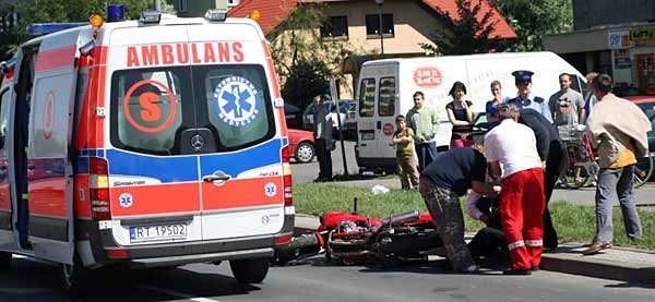 W wypadku ranni zostali zarówno pieszy, jak i motocyklista. Obaj przewiezieni zostali do tarnobrzeskiego szpitala.