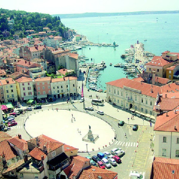Piran - miasto malowniczo położone na samym cyplu Istrii
