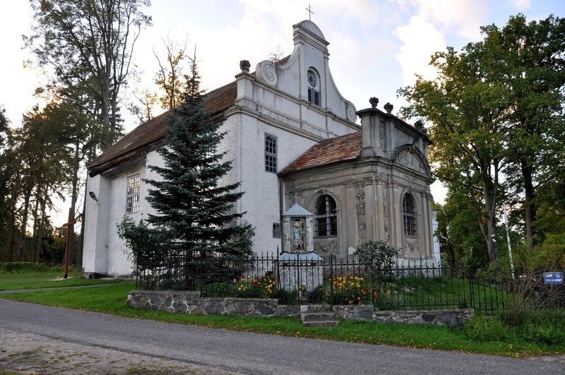 88. Krąg (gm. Polanów). Kaplica przy zamku