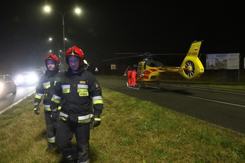 Poważny wypadek na wylotówce z Wrocławia. Śmigłowiec LPR w akcji 