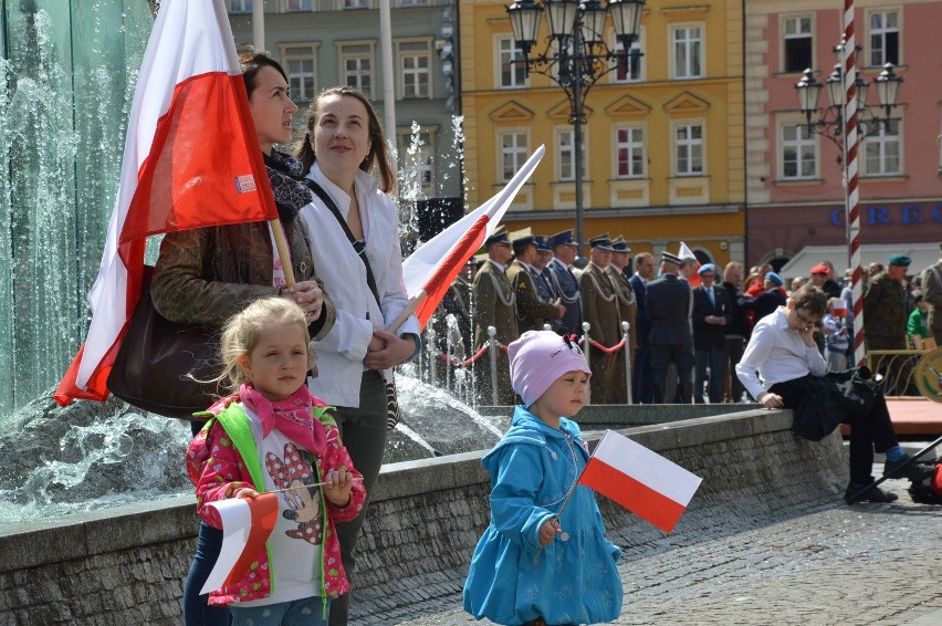 Obchody Dnia Flagi Rzeczypospolitej Polskiej na wrocławskim...