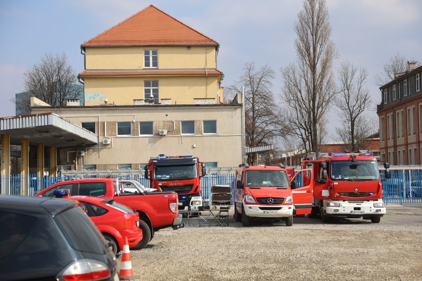 Ewakuacja pracowników zakładu Alstom przy ul. Fabrycznej we...