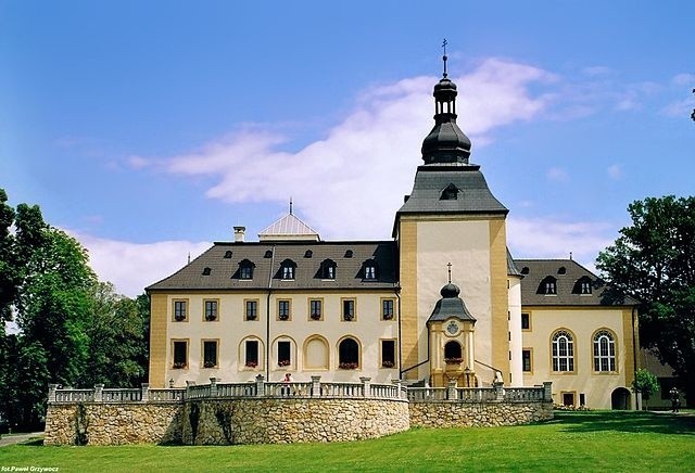 Pałac w Kamieniu Śląskim. Wieś została najpiękniejszą wsią 15-lecia.