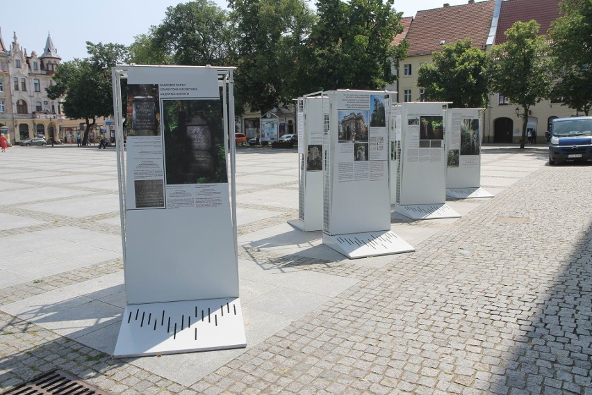Przed Muzeum w Chełmnie można oglądać nową wystawę plenerową