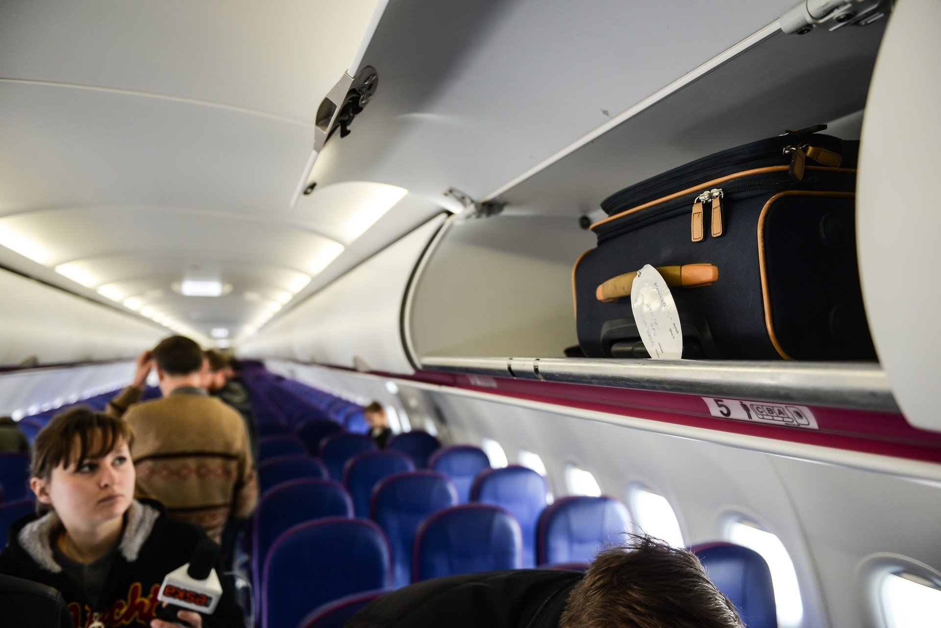 Wizz Air: Bagaż podręczny WYMIARY + ZASADY W samolocie? Nie, poleci w luku.  Chyba że dodatkowo zapłacisz i kupisz Wizz Air Priority | Dziennik Zachodni