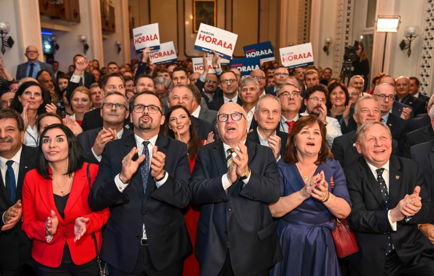 Wybory parlamentarne 2019. Prawo i Sprawiedliwość - wieczór wyborczy na żywo w gdańskim Akwenie [zdjęcia, wideo]