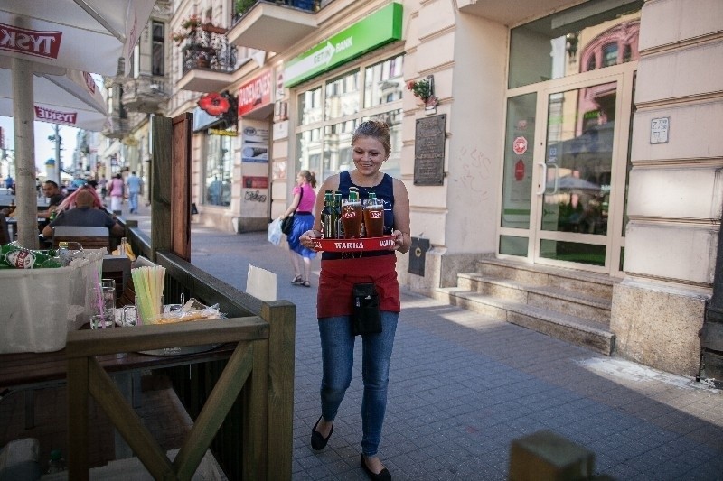 To już prawie meta. Jeszcze tylko kilka metrów do stolika.