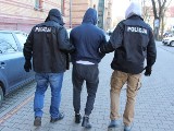 Poznań: Bezczelnie okradali mieszkańców domów jednorodzinnych. Skradzione przedmioty sprzedawali w lombardzie