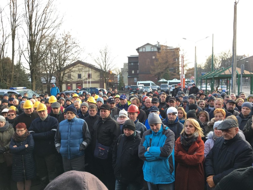 Ruda Śląska: Wiec poparcia dla głodujących pracowników Huty...