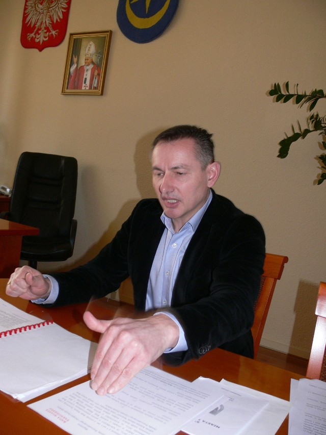 Projekt uchwały, który trafi na dzisiejszą sesję rady miasta, (czwartek) w sprawie wyborów uzupełniających na osiedlu Dzików w Tarnobrzegu powstał po konsultacji z prawnikami &#8211; przekonuje Dariusz Kołek, przewodniczący Rady Miasta Tarnobrzega.