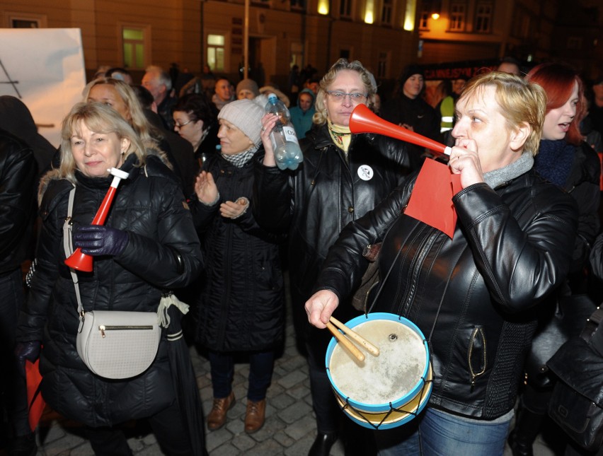 Przemyślanki manifestowały na rynku swą solidarność w walce...