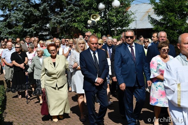 W Czarnej Białostockiej odbyły się regionalne uroczystości z okazji 39. rocznicy powstania NSZZ „Solidarność”. Rozpoczęły się Mszą św. pod przewodnictwem Metropolity Białostockiego w kościele pw. Świętej Rodziny. Po uroczystościach religijnych przed kościołem związkowcy zorganizowali piknik rodzinny.