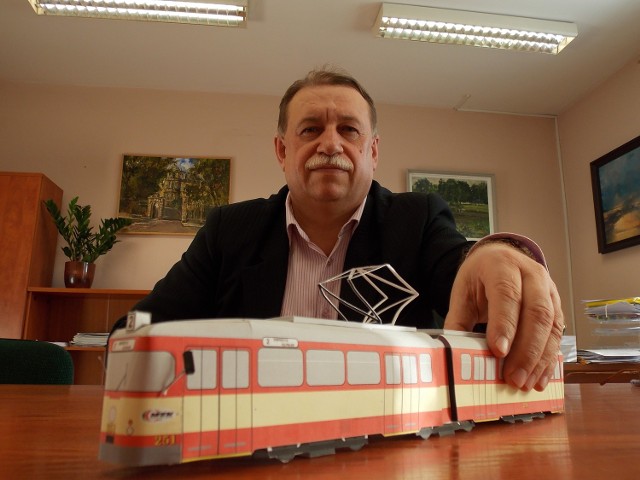 - Wszyscy ą za rozbudową sieci tramwajowej, ale kto ma za to płacić? - pyta dyr. wydziału transportu Tadeusz Tomasik.