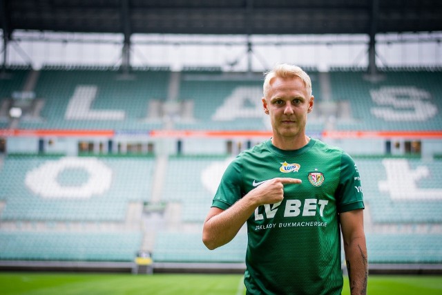 Daniel Łukasik wzmocnił Śląsk Wrocław. Doświadczony pomocnik podpisał krótki kontrakt obowiązujący do zakończenia obecnego sezonu. Będzie występował z numerem 23 na koszulce