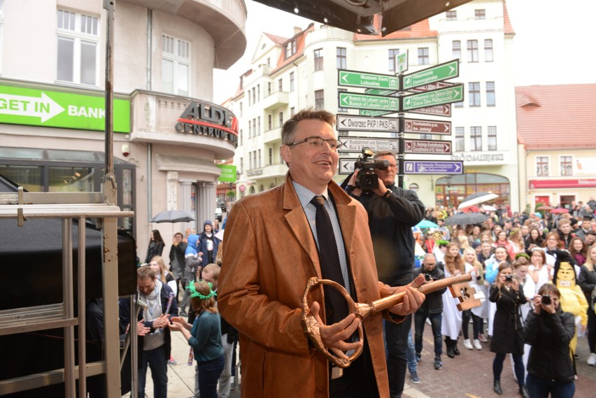 "Weekend - oj działo się, działo". A może: "już...